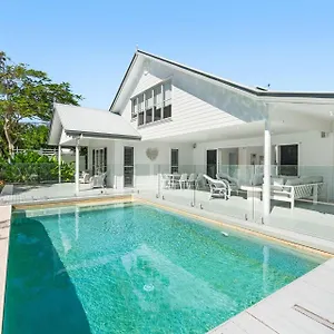https://winders-beach-house.hotelssunshinecoast.net